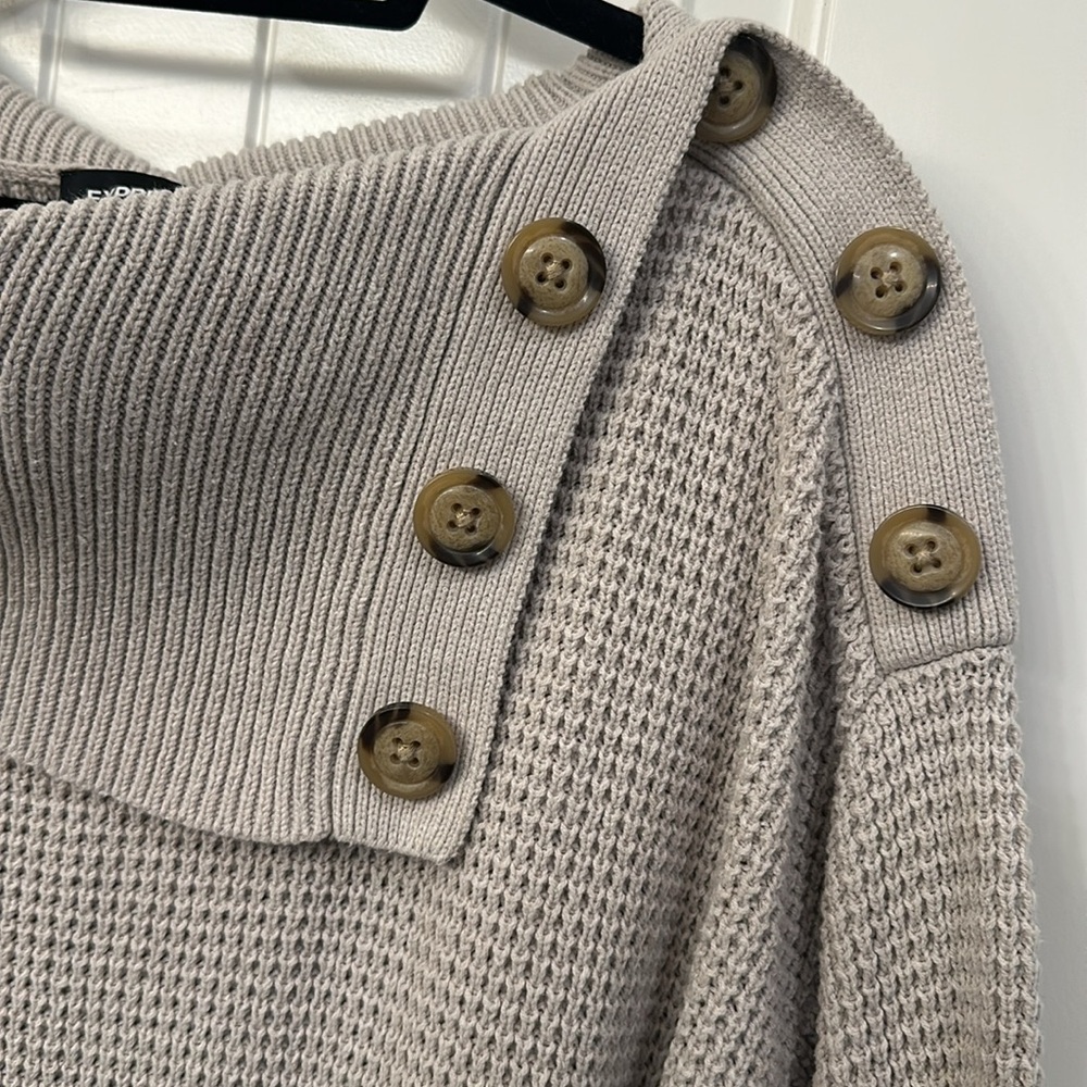Express Sweater - Picture 2 of 4